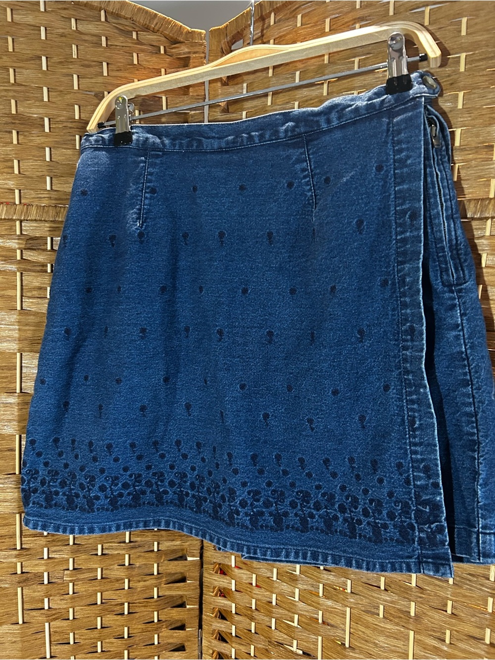 Van Heusen Denim Skort Size 12 Embroidered Floral Side Zip Cotton Blue Casual